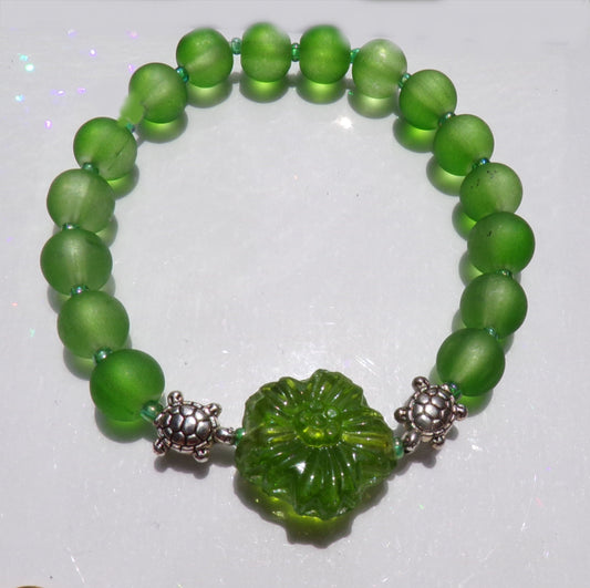Flower jewelry / Turtle bracelet / Sea Glass bracelet / green jewelry / friend gift / gift for girlfriend / daughter gift / summer jewelry