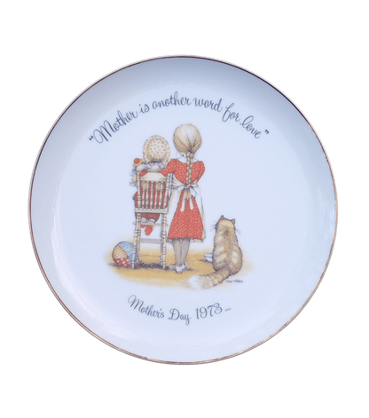 Holly Hobbies Mother Love 1973 Plate