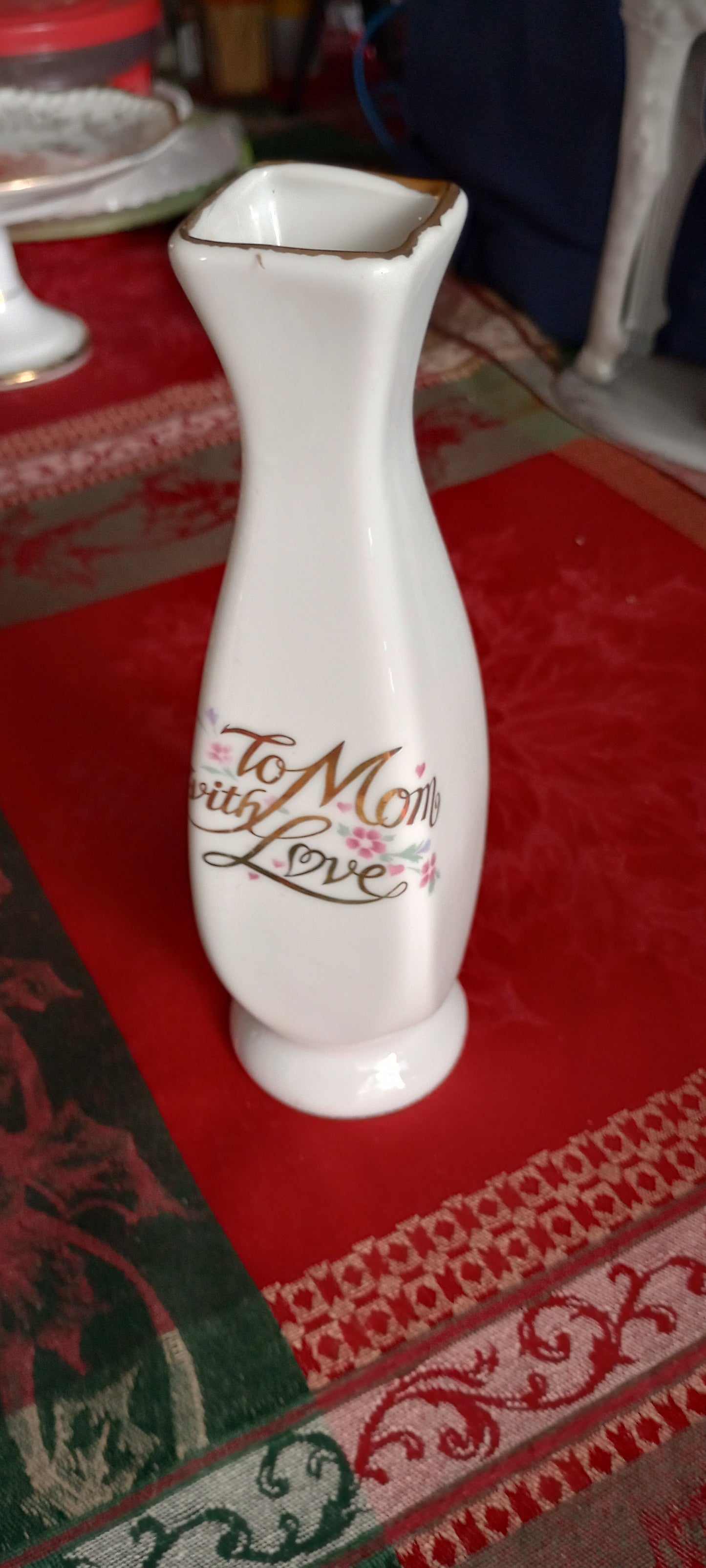 Vase Mom