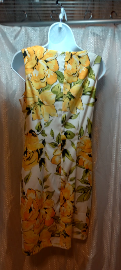 Kim Rogers Dress Floral Sleeveless Yellow Green Flower Tropical Knee Midi Summer Size: 6 Stunning yellow flowers on this sleeveless floral dress. Step out in style this Spring and Summer.