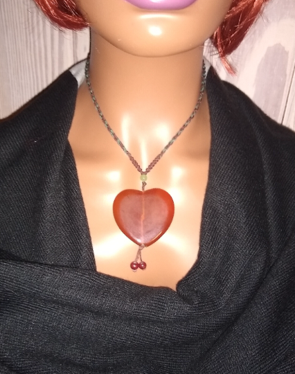 Carnelian pendant large heart necklace vintage / Worry stone / Sacral chakra / Sacral jewelry / gold chain / attraction stone / relax stone
